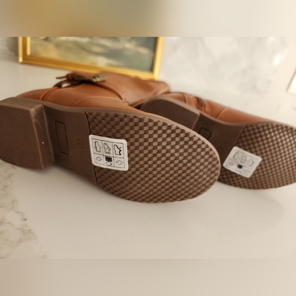 Kids Tan Boots - Picture 2 of 3